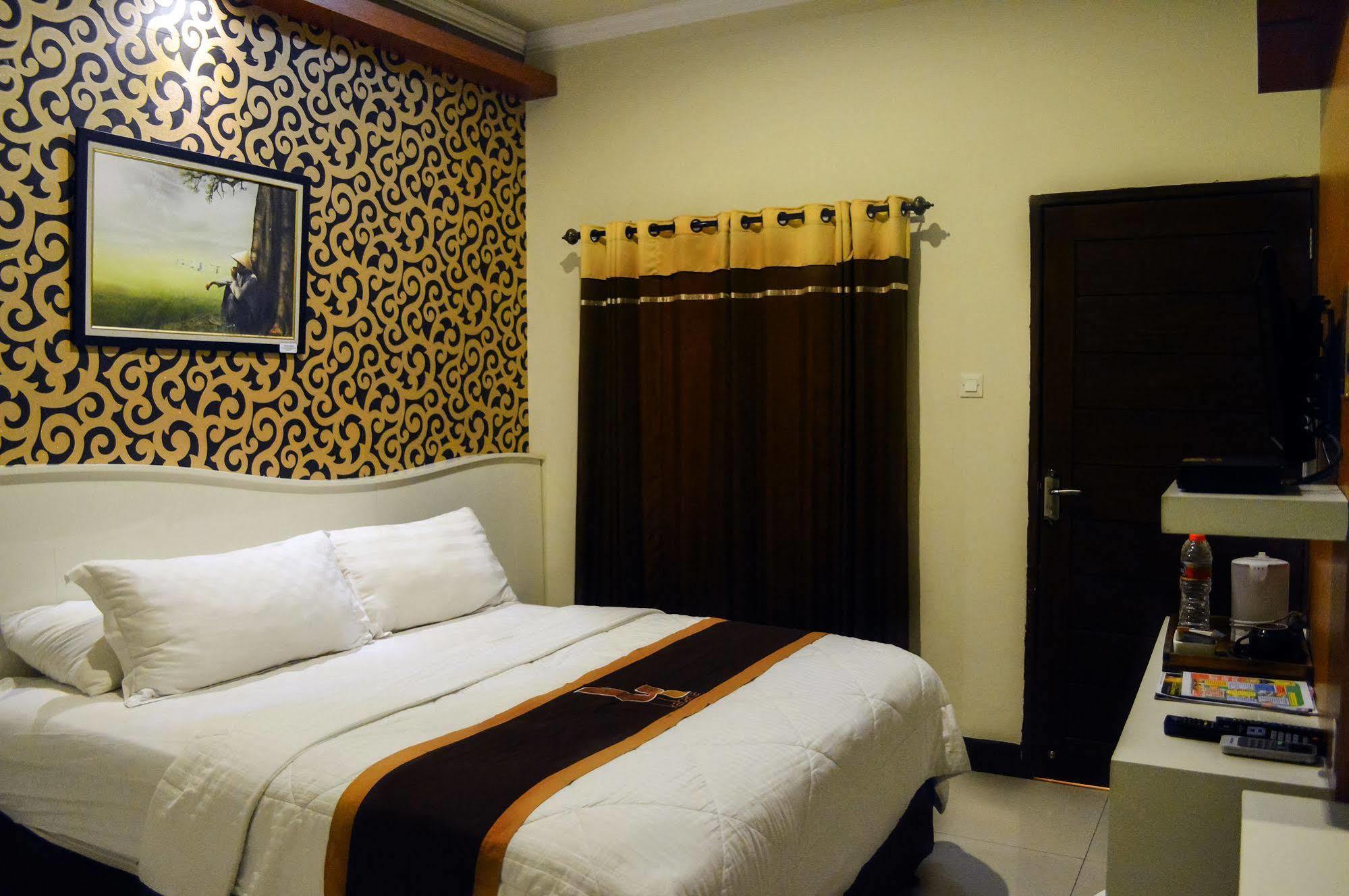 Kabana Hotel Mataram Exterior foto